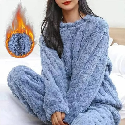 Pijama Plush Ultra Suave — La Mantita Personal que se Pone ❄️